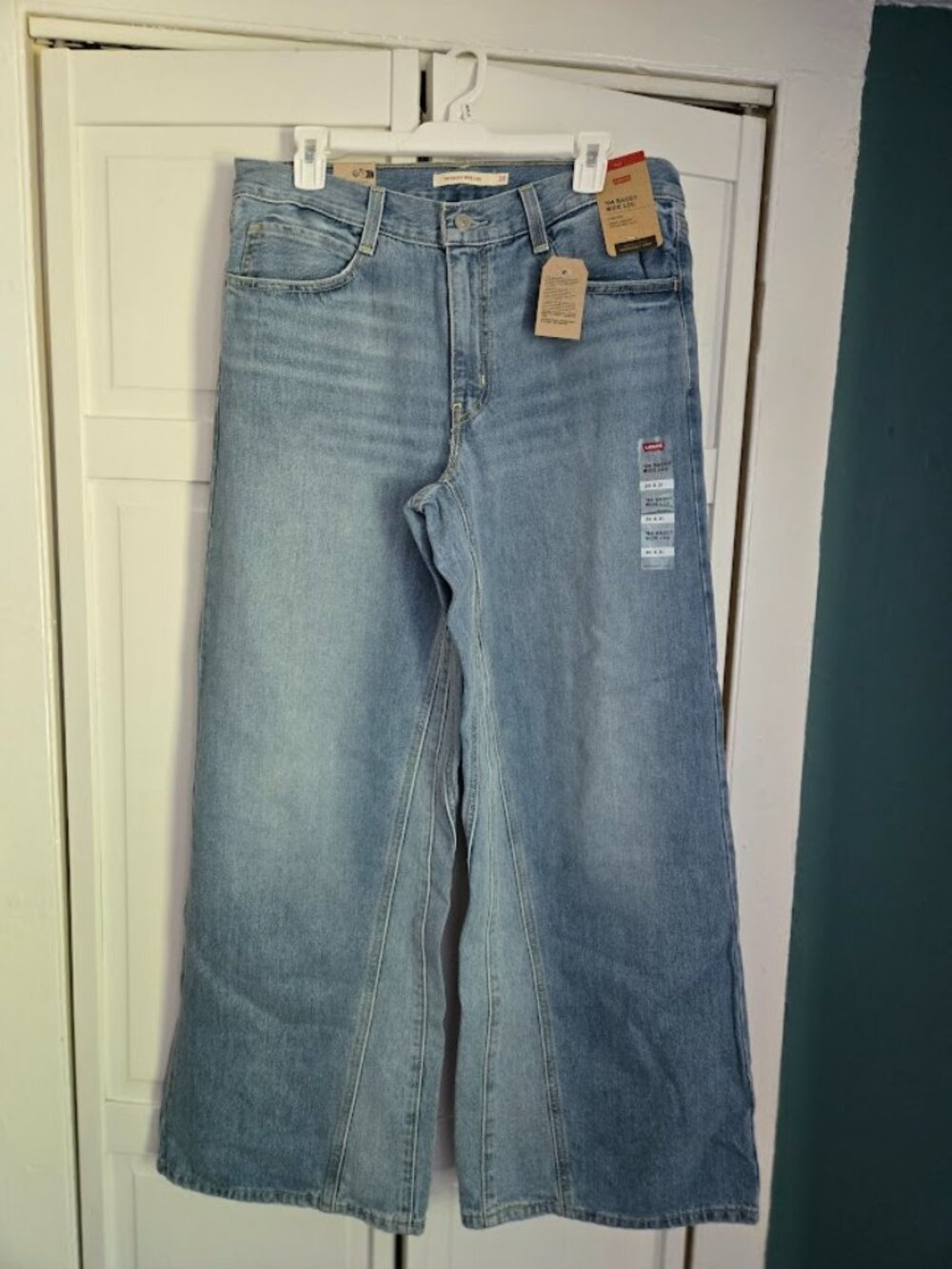 Levi's Womens 94 Baggy Wide Leg Denim Jeans -Light Blue Size 30 x 31 - NEW
